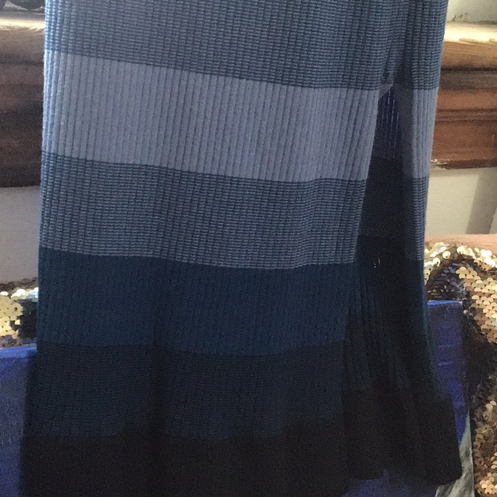 🧚🏼♀️Host Pick!✨💁🏼♀️Banana Republic Factory 🏭 Ombré Midi dress size LP💐😊 - Picture 4 of 6
